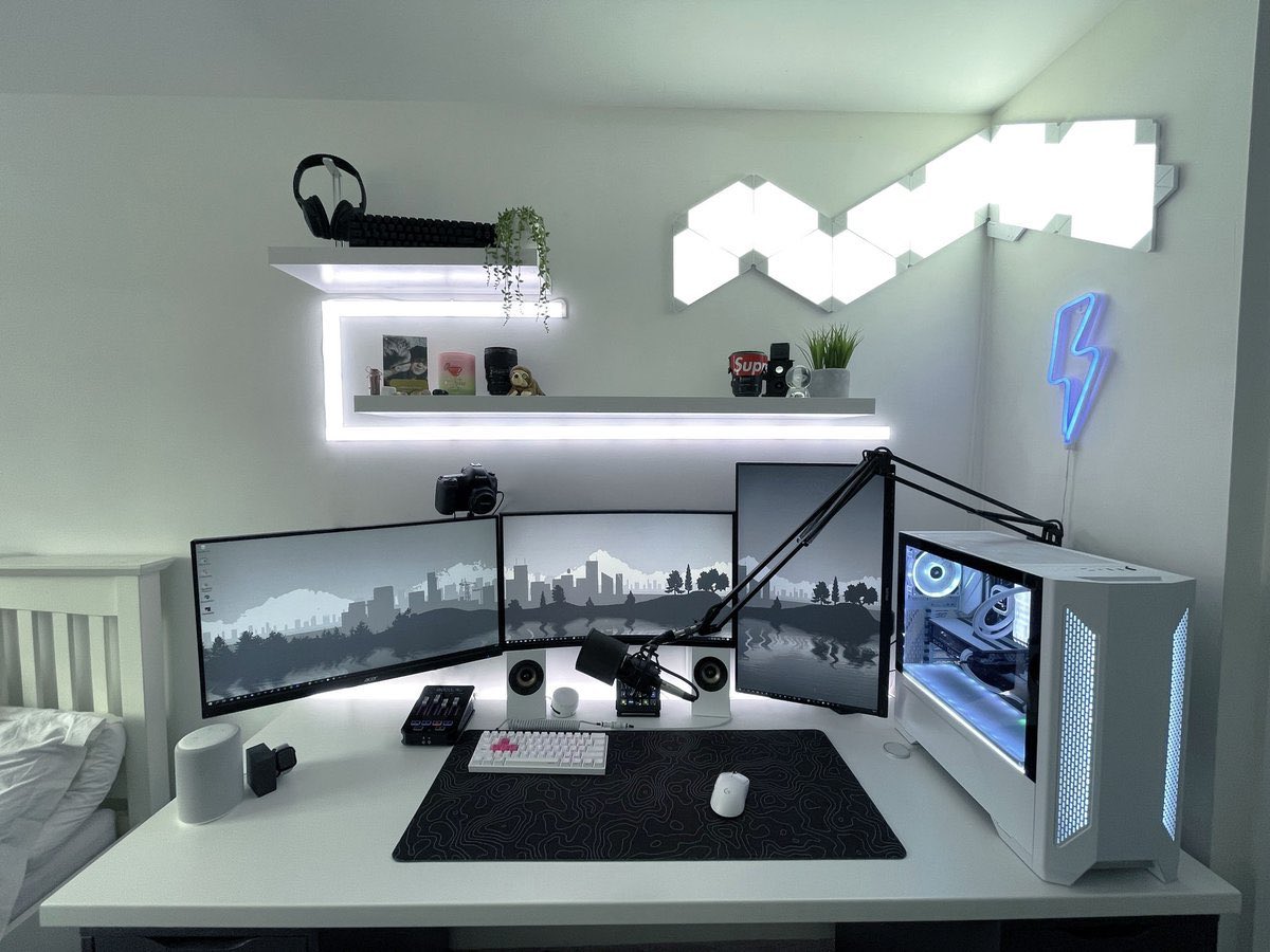 SkylineGG_'s tweet photo. Your setup says more about you than most things.

Prove us wrong.

DROP 👏 THE 👏 SETUP 👏
We’re rating them in the replies 👀

#AboveTheLine https://t.co/ywEfvWPJIb