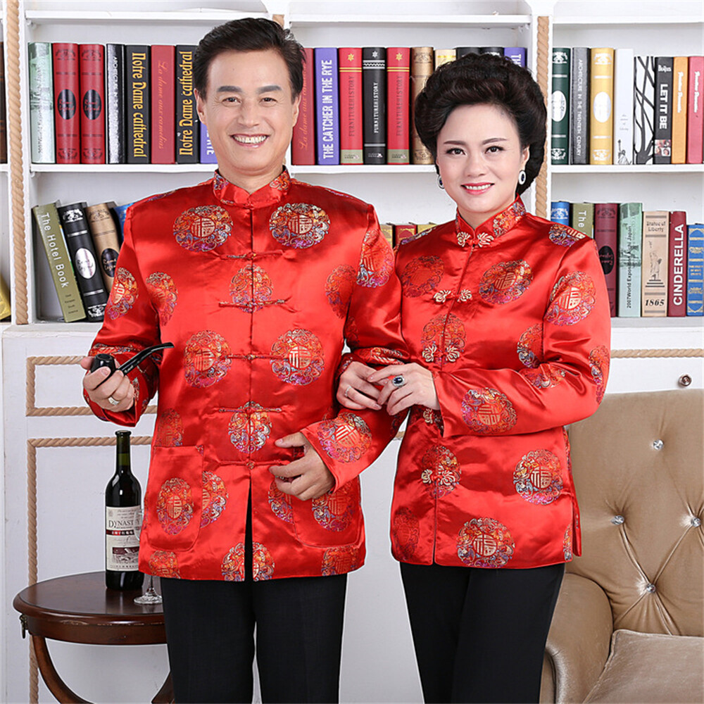 BixelsWixels's tweet photo. @xivEmirin I agree with you, but she's not wearing a qipao, she's wearing a modified tang suit jacket/tangzhuang. A qipao's a one-piece dress with a (usually) asymmetrical opening. https://t.co/eDIcZNv36O