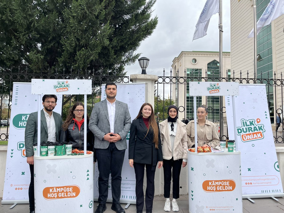 uniakankara's tweet photo. 📍 Yıldırım Beyazıt Üniversitesi

ÜNİAK Ankara olarak, Başkanımız Edanaz Dızbay’ın öncülüğünde “Kampüse Hoş Geldin” standımızla yeni döneme merhaba dedik. 🚀

Gençlerle buluşuyor, ÜNİAK’ı tanıtıyor ve yeni dönemin heyecanını hep birlikte yaşıyoruz. 🚀💙 https://t.co/mSd3JWDRqu
