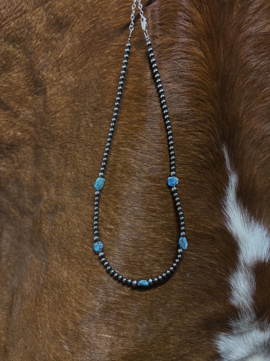 Christoperqwrf's tweet photo. The Merle Necklace

16” Golden Hill turquoise necklace with 4–5mm sterling silver pearls, including an extension. $150 https://t.co/wmUMAnEWdS
