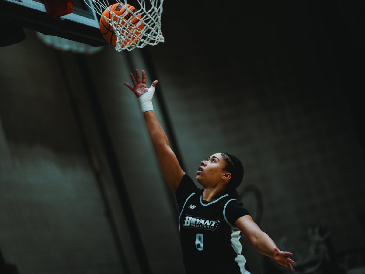 Bryantwbball's tweet photo. Mid-Week practice sesh 😤

#DawgsgottaEEATT https://t.co/eNjwaKgJ0f