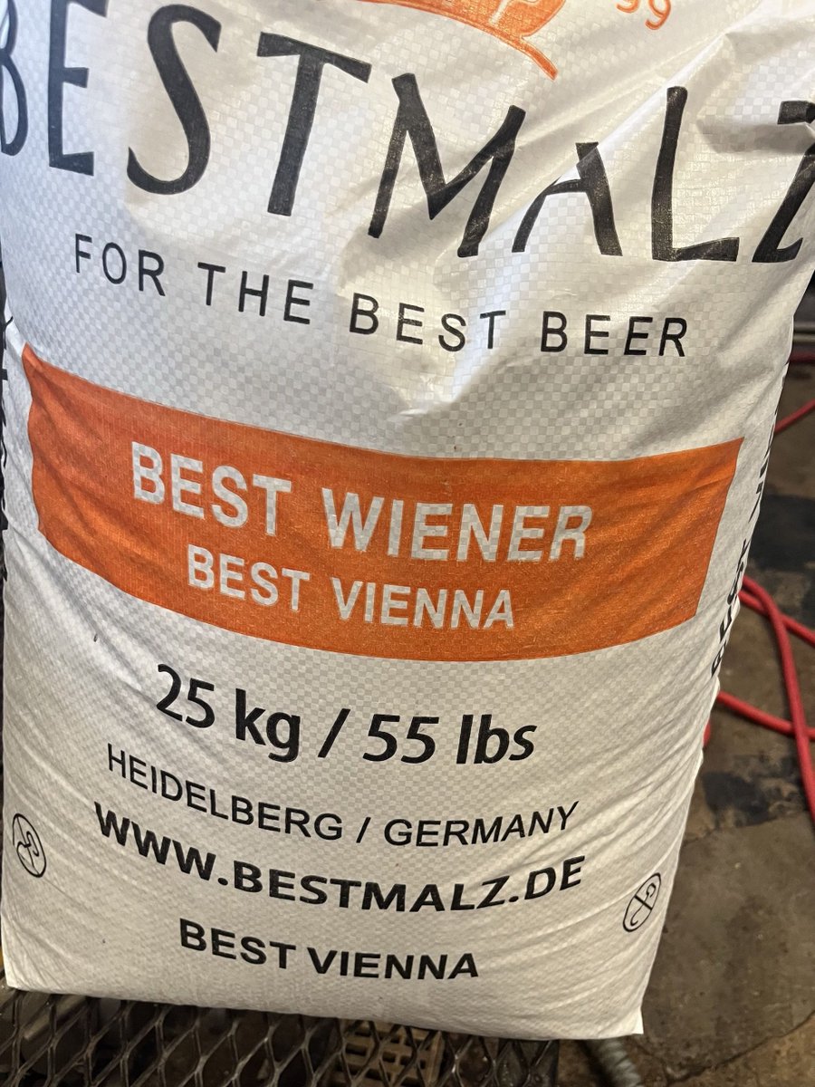 cobiscool's tweet photo. i love making beer https://t.co/bMZbgLF4ww