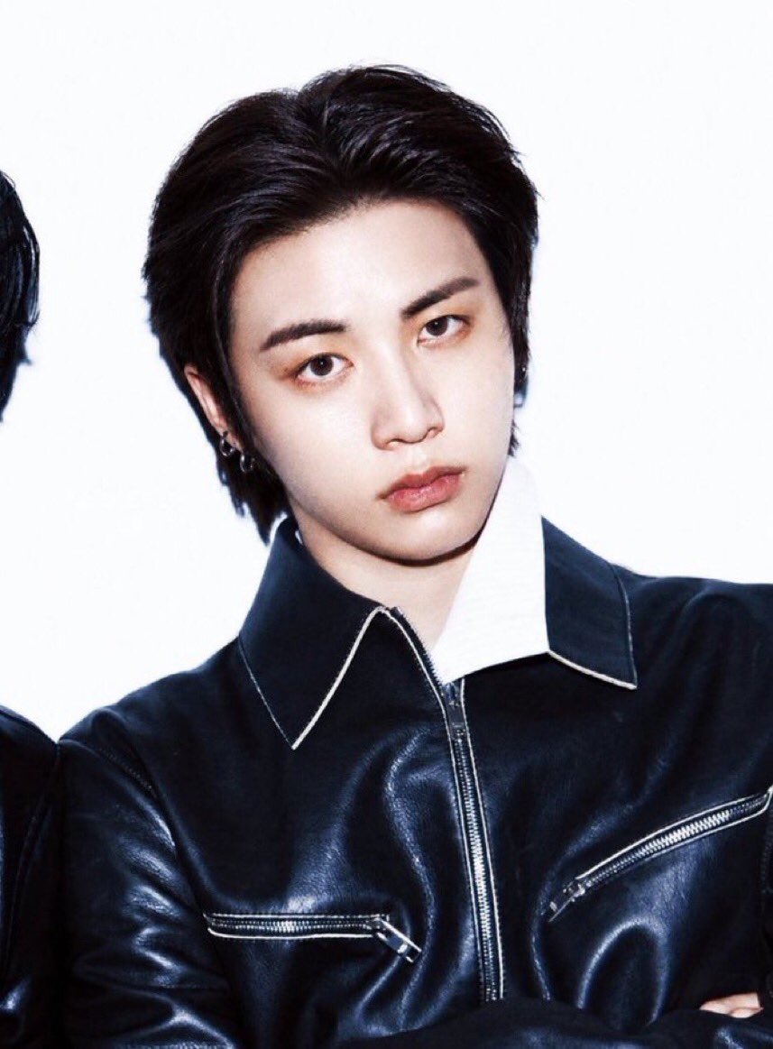 seaofhan's tweet photo. hari ini taesan di mcountdown pake outfit haze ver tapi rambutnya completely slicked back OMGGGG GAK SABAR TOTAL🥹 semua yang dateng bilang dia ganteng maksimal ✊✊ https://t.co/3tcdoZB9wh