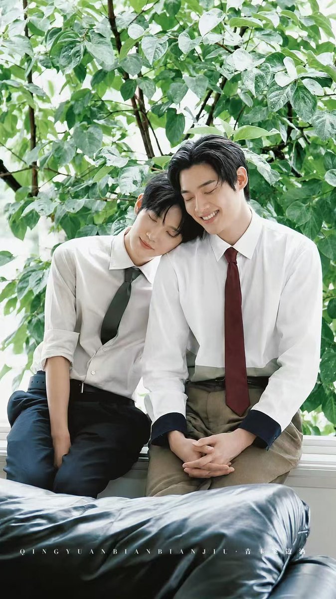 wanmua69's tweet photo. 这两张伟大的脸怎么能如此般配🥰🥰🥰
#YOONSIK_SIWOO_PFWSS27 https://t.co/ll1GUD8bjA