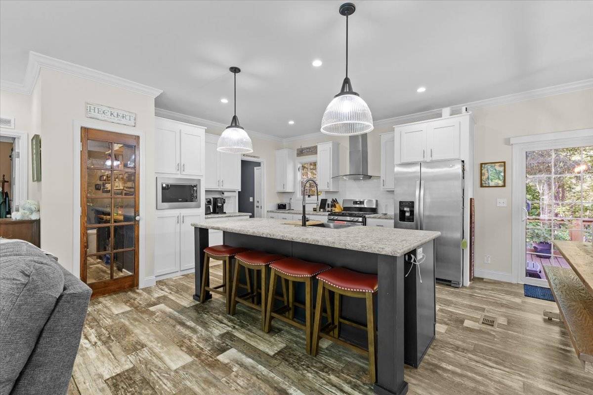 CarleenHeckert's tweet photo. Soaring ceilings and 1,792 sq. ft. of bright, open living make this 2025 Goodview home stand out. 3 beds, 2 baths, $378,999—with up to $5,000 toward closing costs and/or a rate buydown. https://t.co/JD5uSDU6mJ #VirginiaRealEstate #HomeForSale https://t.co/eis7KQcZhJ
