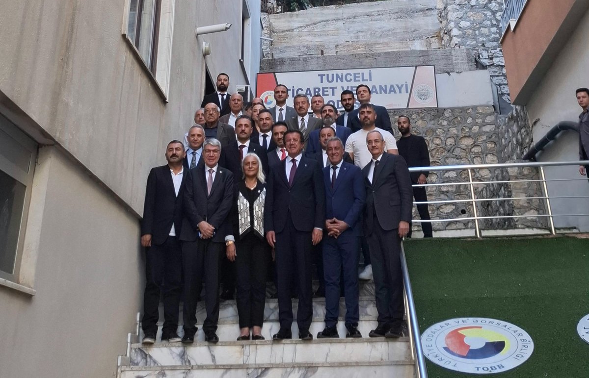 TatarArslan's tweet photo. 📍Tunceli Ticaret ve Sanayi Odası

Genel Başkan Yardımcımız ve Ekonomi İşleri Başkanımız Sayın Nihat Zeybekci ve kıymetli heyetimizle birlikte, #TürkiyeYüzyılıBuluşmaları kapsamında Tunceli Ticaret ve Sanayi Odası Başkanı Sayın Hasan Hüseyin Coşkun ve değerli yönetimini ziyaret ederek iş dünyamızın temsilcileriyle bir araya geldik.

Tunceli’mizin üretim, yatırım ve istihdam potansiyelini; iş dünyamızın talep, beklenti ve önerilerini değerlendirdik.

Şehrimizin ekonomisine katkı sunan, üreten ve istihdam sağlayan tüm girişimcilerimizin yanında olmaya devam edeceğiz.

Nazik ev sahiplikleri ve misafirperverlikleri Sayın Başkanımıza, değerli yönetimine ve kıymetli katılımcılarımıza teşekkür ediyorum.

@RTErdogan 
@ZeybekciNihat
@abuyukgumus 
@Akparti 
@ekonomiisleri 
@AKGMTeskilat 
@hasanmurats