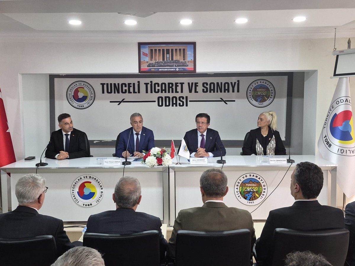 TatarArslan's tweet photo. 📍Tunceli Ticaret ve Sanayi Odası

Genel Başkan Yardımcımız ve Ekonomi İşleri Başkanımız Sayın Nihat Zeybekci ve kıymetli heyetimizle birlikte, #TürkiyeYüzyılıBuluşmaları kapsamında Tunceli Ticaret ve Sanayi Odası Başkanı Sayın Hasan Hüseyin Coşkun ve değerli yönetimini ziyaret ederek iş dünyamızın temsilcileriyle bir araya geldik.

Tunceli’mizin üretim, yatırım ve istihdam potansiyelini; iş dünyamızın talep, beklenti ve önerilerini değerlendirdik.

Şehrimizin ekonomisine katkı sunan, üreten ve istihdam sağlayan tüm girişimcilerimizin yanında olmaya devam edeceğiz.

Nazik ev sahiplikleri ve misafirperverlikleri Sayın Başkanımıza, değerli yönetimine ve kıymetli katılımcılarımıza teşekkür ediyorum.

@RTErdogan 
@ZeybekciNihat
@abuyukgumus 
@Akparti 
@ekonomiisleri 
@AKGMTeskilat 
@hasanmurats