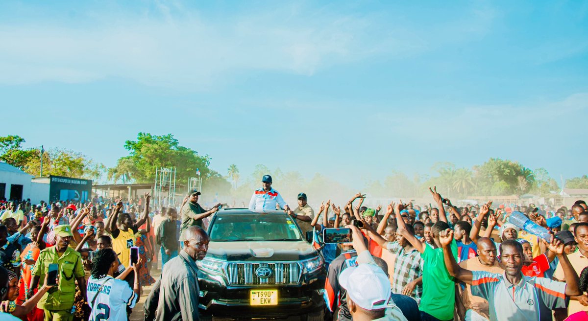 MBwashari's tweet photo. Ameenda kwa kutumia mtumbwi, hajabeba mtu na roli, na uwanja hakuna pakukanyaga. Ndiyo maana @ccm_tanzania Wanaweweseka kuona Watanzania wote wapo @ChademaTZ2

@HecheJohn endelea kupeleka moto, Tutashinda. https://t.co/rzyW3ZoPq4