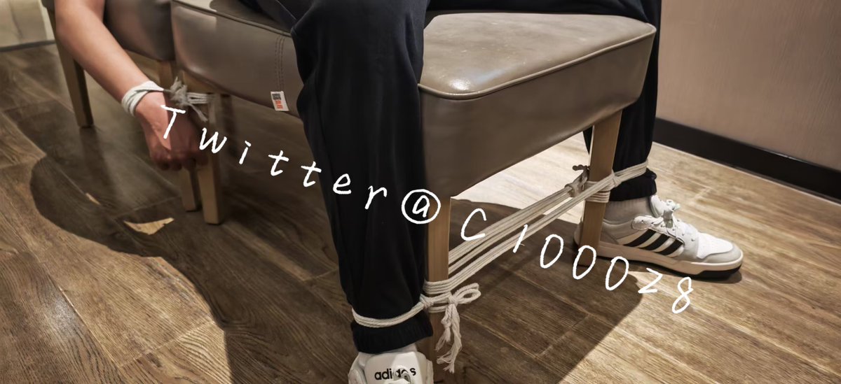 C100028's tweet photo. 学弟刚放学就被叫来"补课"，住校三天没换🧦，等待他的会是怎样的"补课计划"呢😏 https://t.co/7eCsbv1LX7