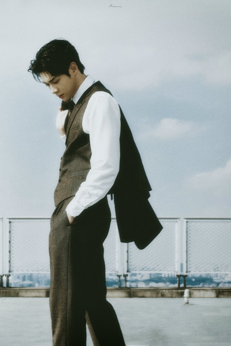 uveaxin_79's tweet photo. Wishing Kim Yoonsik a safe flight and an unforgettable time in Paris. ദ്ദി◝ ⩊ ◜.ᐟ

KIM YOON SIK PARIS FASHION WEEK

#KIMYOONSIKPFWSS27
#YOONSIKINPARIS https://t.co/Lw3QK9aHDi