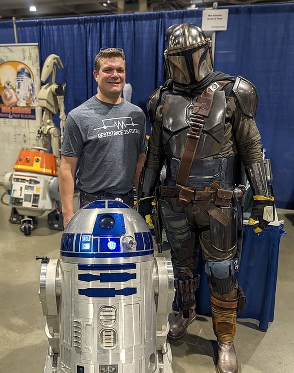TripleA_NJ's tweet photo. Movies don't prepare you for the scale. Seeing a full size R2-D2 and a droideka in person at @3DPrintopia, I kept thinking how big these would be if they were real. I would not want to meet that droideka in a hallway.

Built by the Mid-Atlantic Droid &amp; Prop Builders. https://t.co/nWw44e4rxD