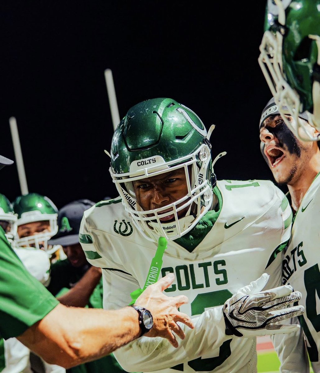 JacobBatiste_'s tweet photo. Mid Szn Highlights 🔒￼🏝️

https://t.co/hhJD5omWJb

@ahscoltfootball @CoachCoats30 @Coach_Hanson2 @pnelly73 @SWiltfong_ @MikeRoach247 https://t.co/E2ax6SqgeI