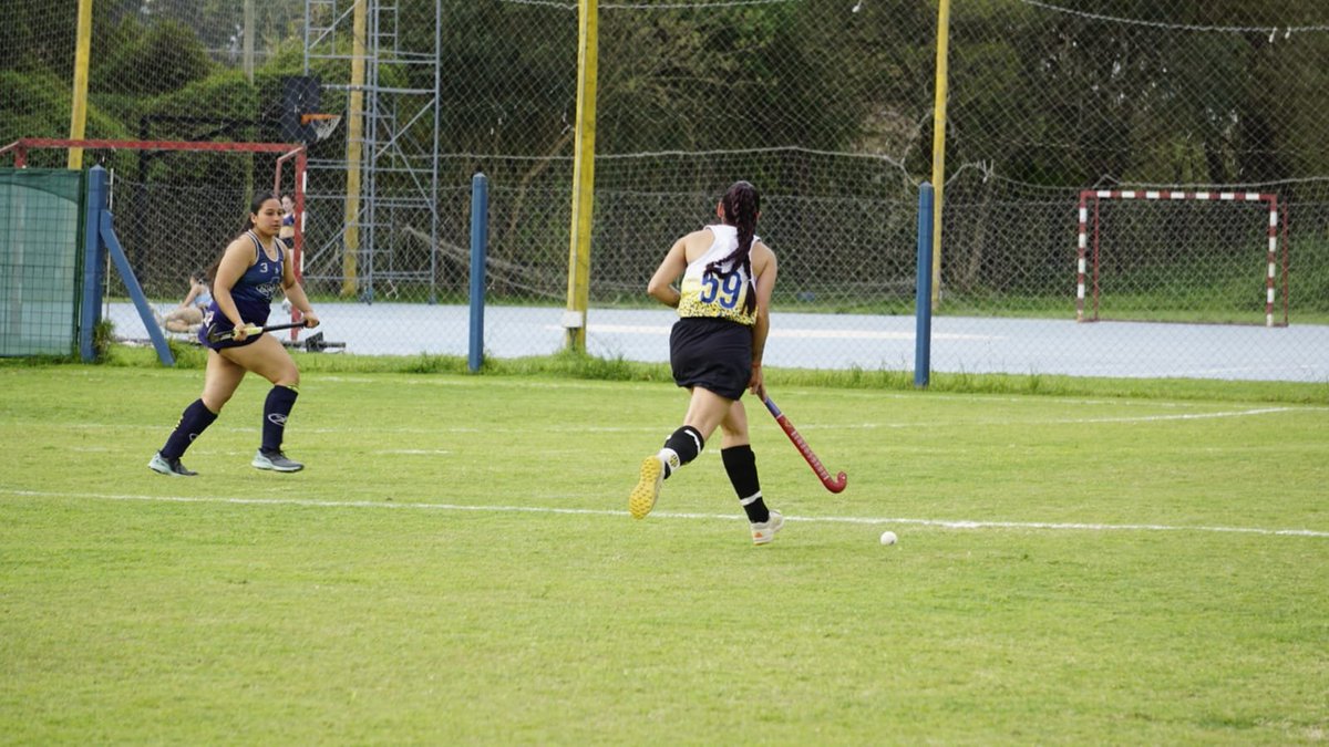 ReginaOrellano's tweet photo. un amor para toda la vida 🏑💙💛 https://t.co/dqzSgV1OUM