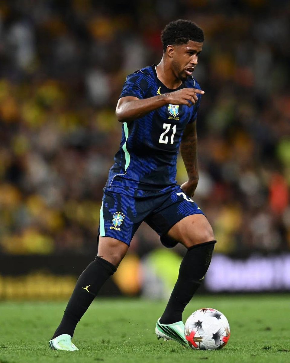 StretfordPaddck's tweet photo. 🇧🇷 Andrey Santos came off the bench and played 30 minutes in his first appearance of the international break for Brazil!

He won 5/8 of his duels and completed 13/17 passes as they beat Australia 4-2 in Sydney ✅

#MUFC https://t.co/MjyXxfw9zW