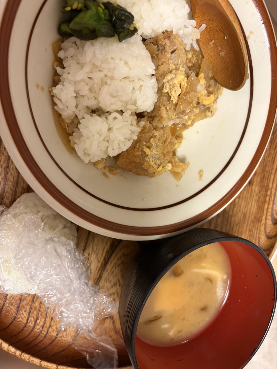 nyam___pp's tweet photo. 同じような飯 https://t.co/iTi7kGXSjA
