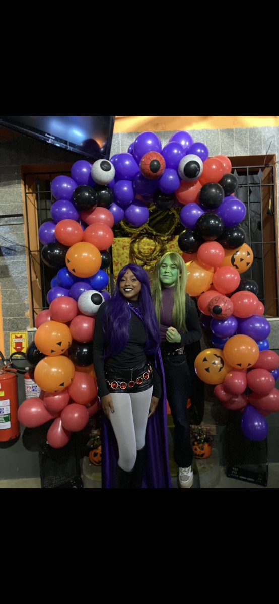 Gabsbraz01's tweet photo. Halloween do ano passado https://t.co/N0GdE4ayd8