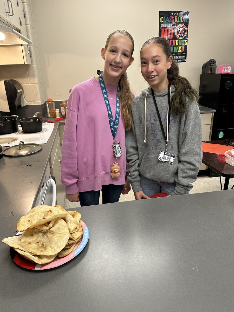 HumbleISD_WMS's tweet photo. Stopped by @LakeshaDickers2 class this morning and noticed they were making some delicious tacos. Way to go!
#BeEliteWMS #ELEVATE https://t.co/N7eqTSiHMD