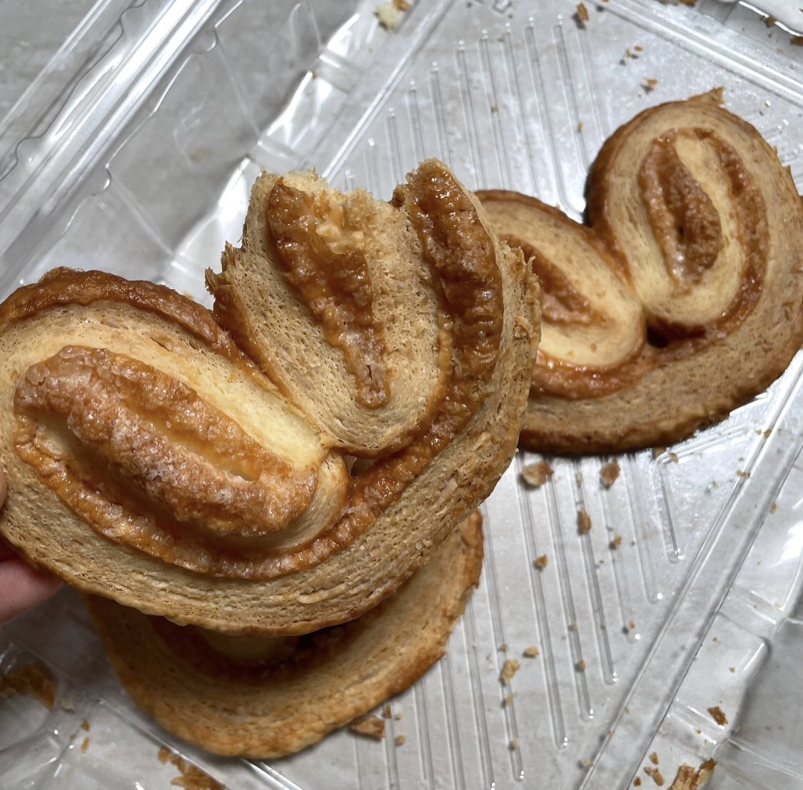 wonyettexd's tweet photo. Love flaky palmier biscuits ᢉ𐭩🌴 https://t.co/THSuxAP866