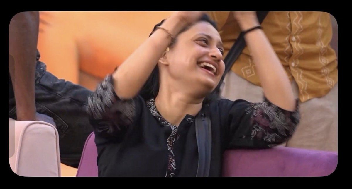 kumar92699's tweet photo. Oka manshini andharu mock chesthunte 
Ela navvuthundhi 🤮🤮
Cunning lady 
#BiggBossTelugu10 https://t.co/nSmqoXKsx2