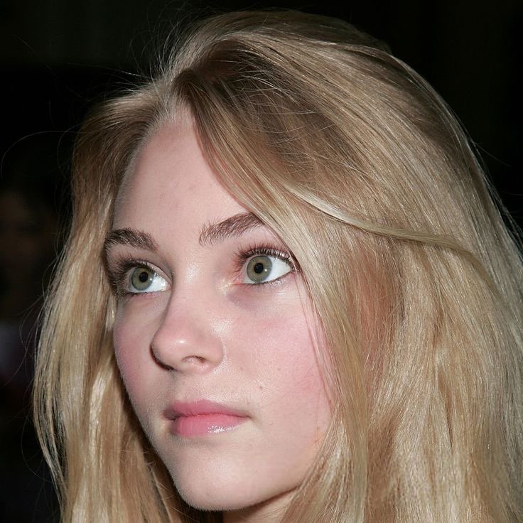 Champinyounv4i's tweet photo. Well dont forget her so pretty:)

#AnnaSophiaRobb #nolimit #lowlvl https://t.co/qDWV3NFaN3