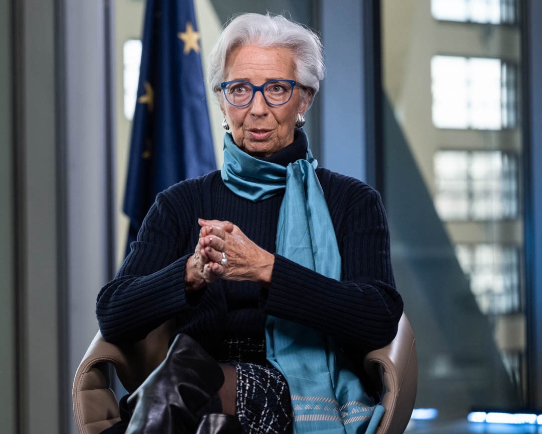 ecb's tweet photo. I believe in societies’ ability to rediscover what unites them, President @Lagarde tells La Croix in a wide-ranging interview reflecting on her life and career.

But to do that, we need trust, respect and tolerance, and a shared purpose https://t.co/2N80YhstSz https://t.co/6gKWWWkQl0