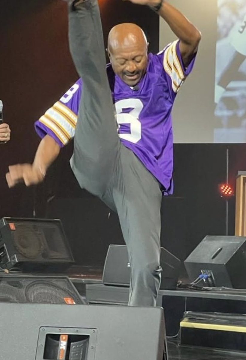 gregcoleman8's tweet photo. Some things never change.

From game day to the stage... still got that kick. https://t.co/D1E4QCFHyy