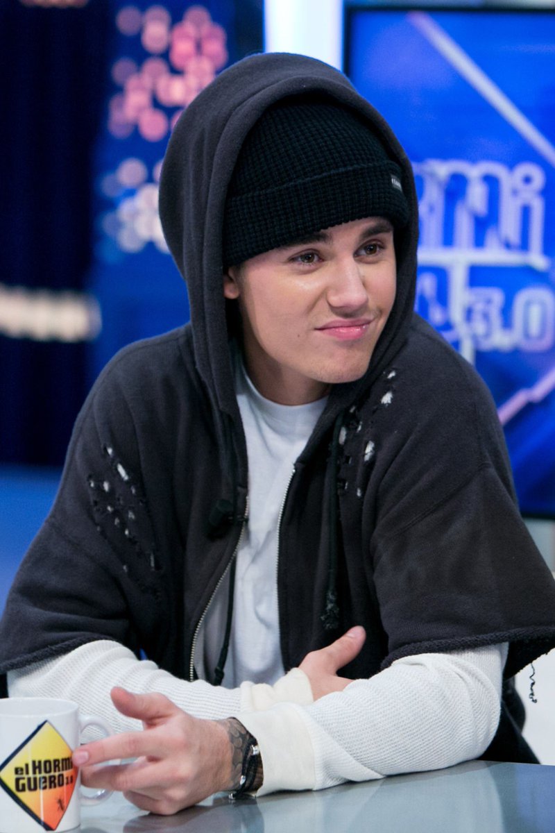 JBIEBERARCHlVE's tweet photo. Justin Bieber on 'El Hormiguero' ✰ October 28, 2015 https://t.co/sWBkr97WPK
