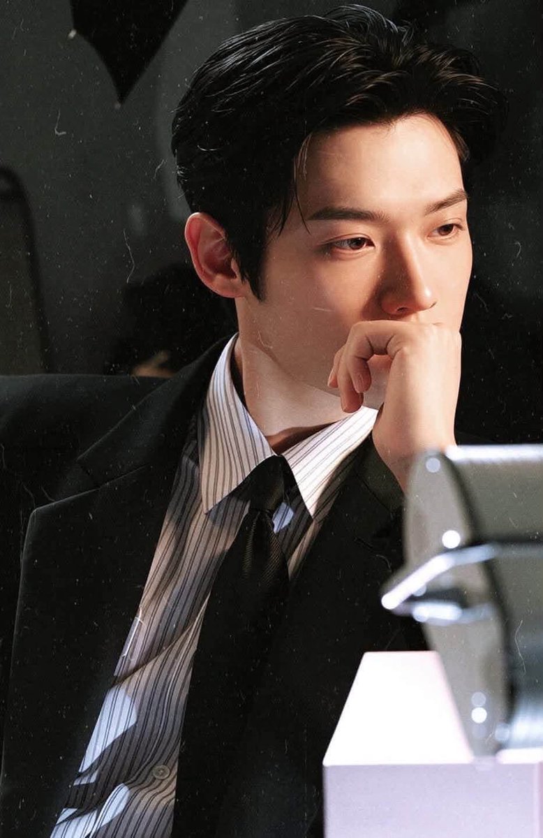 SikSyu's tweet photo. Paris Fashion Week là điểm hẹn tiếp theo. Chúc Yoon Sik có một hành trình thuận lợi và nhiều trải nghiệm mới.

KIM YOON SIK PARIS FASHION WEEK
#KIMYOONSIKPFWSS27 #YOONSIKINPARIS https://t.co/xCG6pT0pNb