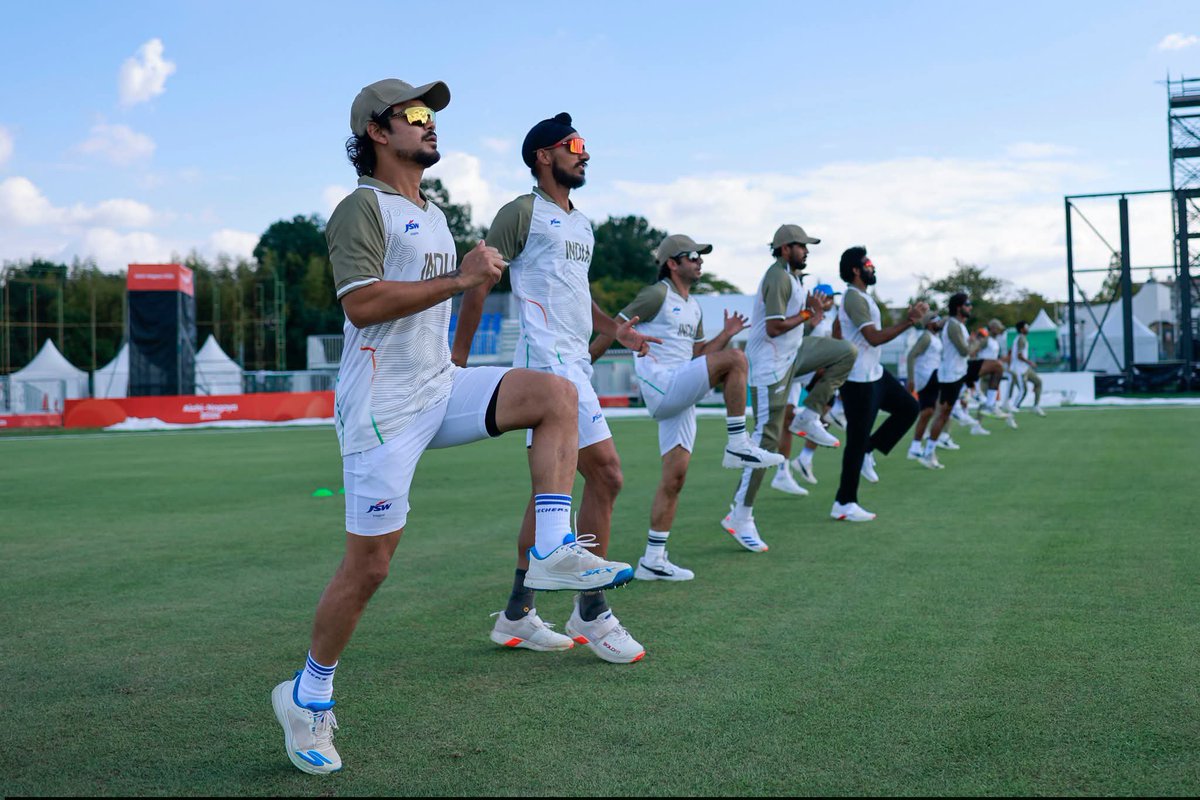 rohitronyrr's tweet photo. #TeamIndia #t20cricket #AsianGames #SanjuSamson #shreyasiyer #ishankishan
#semifinal #INDvsBAN
भारत बनाम बांग्लादेश एशियन गेम्स सेमी फाइनल मुकाबला कल यानी 1 तारीख को है
टीम इंडिया के खिलाड़ी ग्राउंड पर अभ्यास करते हुए नजर आए https://t.co/lNOrgcMp4C