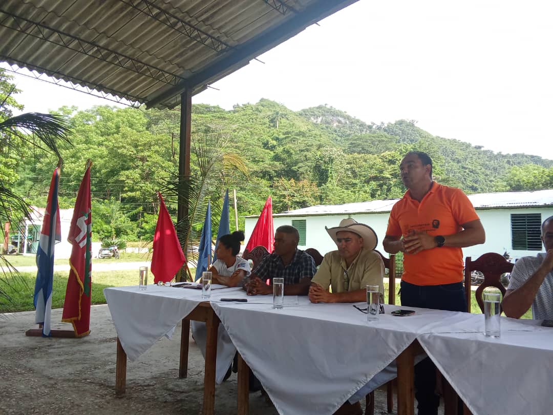 portal_villa's tweet photo. Con el compromiso de los cafetaleros de #VillaClaraConTodos se efectuó en la CCS Ignacio Pérez Ríos del municipio de #Manicaragua el acto de inicio de la cosecha cafetalera 2025-2026, momento propicio para reconocer los campesinos y cooperativas más destacadas. https://t.co/9NI16i7PnN