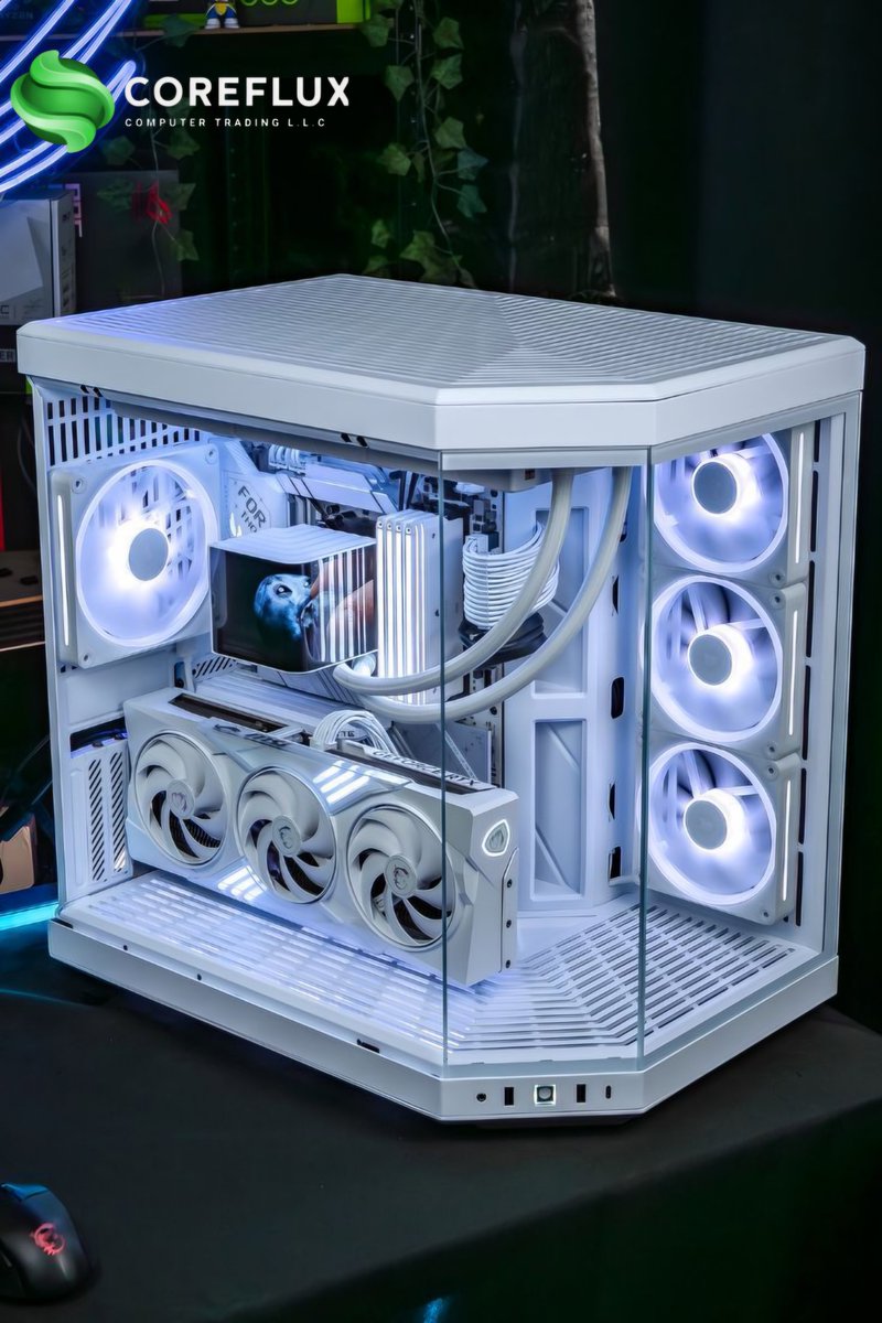 CorefluxLLC's tweet photo. Rate this all-white HYTE Y70 build from 1-10! ❄️ The vertical GPU mount and LCD cooler tie the whole aesthetic together so perfectly.#PCGaming #GamersOfInstagram #SetupInspiration #WhiteSetup #CustomPCBuild #TechTok #GamingCommunity #ComputerHardware https://t.co/nNW87MyBUN