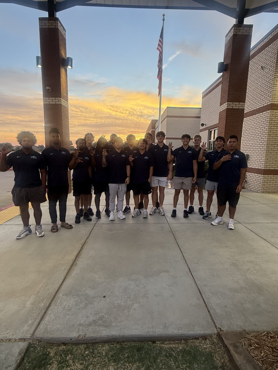 TAMUT_football's tweet photo. The best ability is availability!
Great day serving TXK
#UnityInCommunity
#RISEUP https://t.co/ZP64kDSsfl