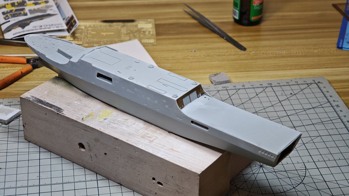 SHOKAKU_NANODAA's tweet photo. [1/700 Type 071 LPD WIP]

Assemble the remaining hull components, then carry out sanding and seam filling.

#scalemodel  #shipmodel #艦船模型 #scalemodelling #scalemodeling https://t.co/5ScQQfK5uu