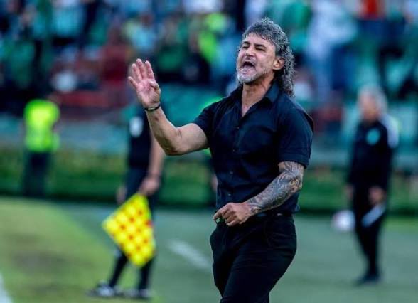 Juaneslc11's tweet photo. Respeto las fuentes de todos los colegas pero al interior del @oncecaldas me dicen que no es cierto lo de Leonel Álvarez al Once. https://t.co/LqkuTQFlyw