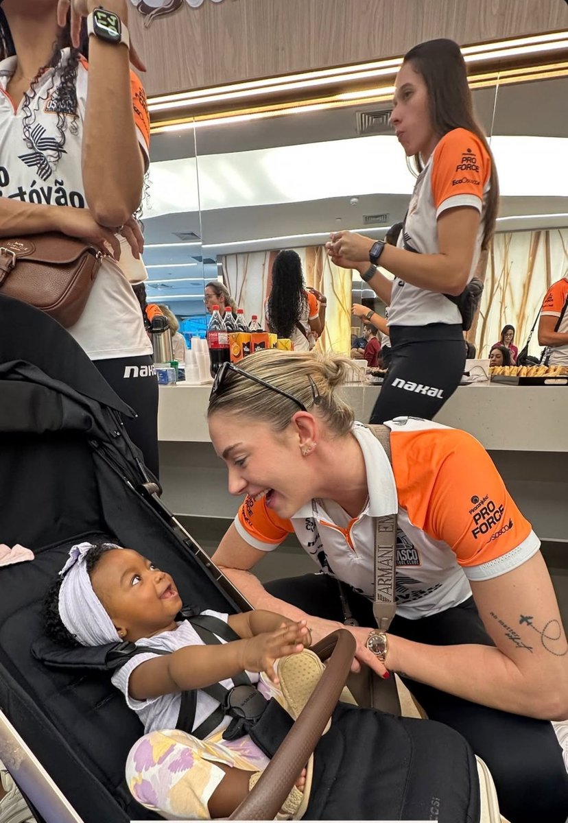 acervodeoz's tweet photo. QUE FOFURA ESSAS DUAS 🥺 https://t.co/Ot8wJBg6vw