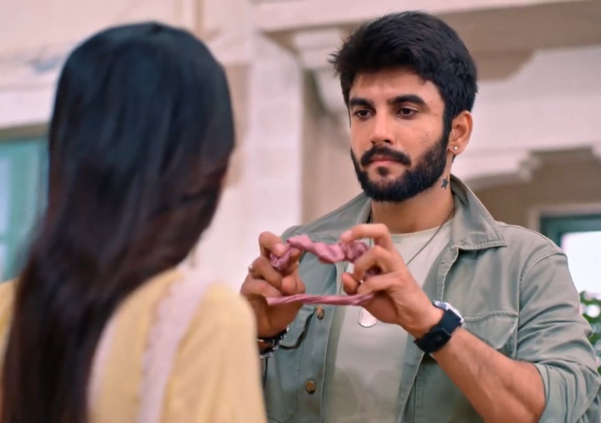 iamfaironly's tweet photo. I want my handsomewa jeet back who serves looks at every other second It seems like from last two episodes he is gone somewhere 😩I need him back Soo badly plzzz😭🔥🫴🏻
#yehfitoortera #jeet #ishhandhawan https://t.co/O1knHPY47B