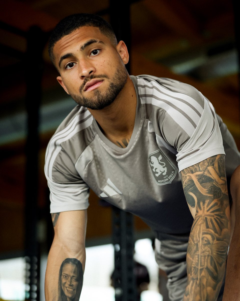 AstonVilla's tweet photo. In the gym 💪 https://t.co/awwj9yDe0Q