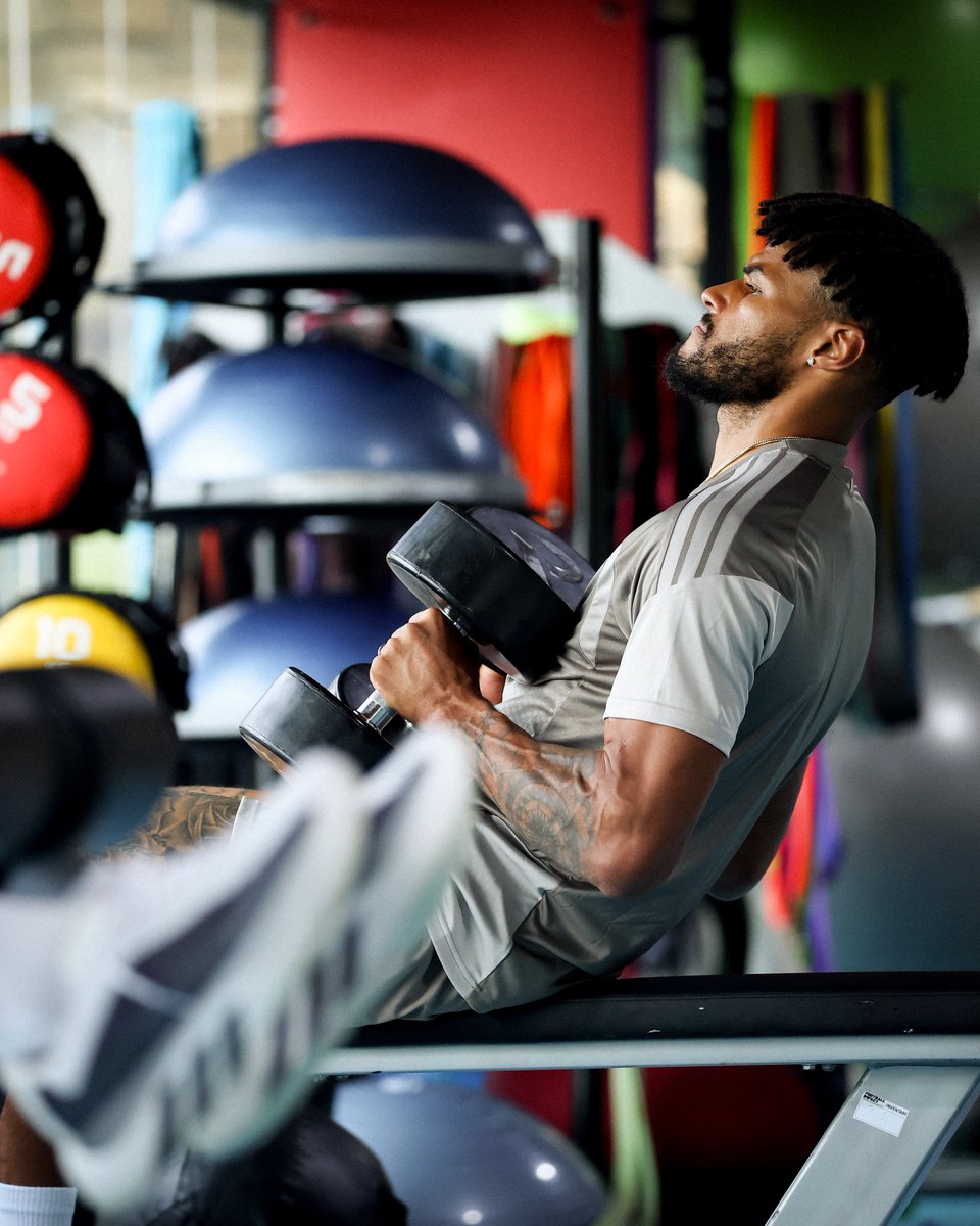 AstonVilla's tweet photo. In the gym 💪 https://t.co/awwj9yDe0Q