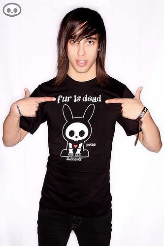 xnynami's tweet photo. i am gonna make a cutout of Vic Fuentes ngh https://t.co/bx9B0xcKse