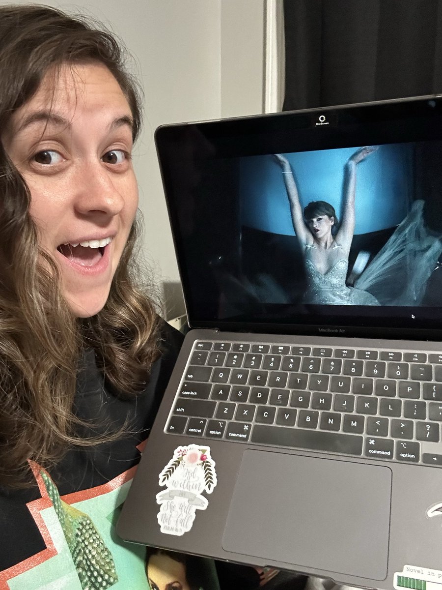 cruel_summer_ts's tweet photo. Still streaming and loving Patient Zero! 0️⃣ @taylorswift13 @taylornation13 #patientzero #patientzeromusicvideo #TSTheEncore https://t.co/9mCYquKxzf