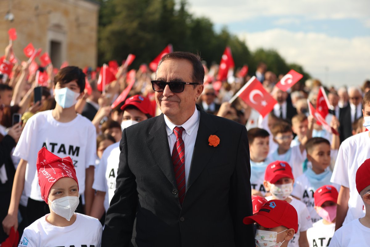 ozlemsahin1984's tweet photo. Birlikte güçlüyüz, birlikte umutluyuz.
3 Ekim’de LÖSEV aileleri olarak Anıtkabir’de buluşuyor, Ata’mıza sevgimizi ve minnetimizi sunuyoruz.
#3EkimdeLÖSEVleAnıtkabirde
@ustunezer @hulya_unver https://t.co/vkDlPL1KEZ