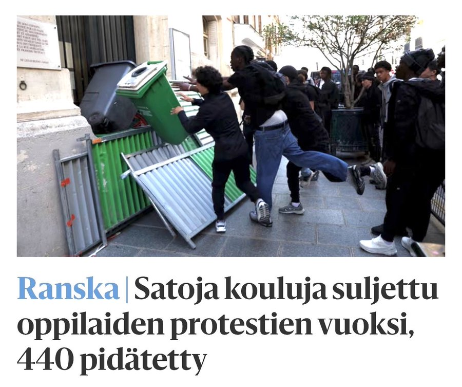 Anteryasa_fi's tweet photo. "Oppilaiden protestien vuoksi", sanoo valtakunnan propagandatuutti.

Kuvasta näkee, tuskinpa ovat niitä "mallioppilaita".

ISIS 2.0 -sukupolvi, intifada, Hamas, kapina ja viha.

"Nuorissa on tulevaisuus" -> Ketkä ovat ne nuoret, jotka kaikki ovat osa katujengejä, käyvät perjantaisin moskeijoissa ja pitävät hunnuttomia tyttöjä vapaana saaliina?

Entä mitä nyt, kun he ovat pian enemmistö, jokainen nuori on heitä ja sinä vanhus et osaa edes lisääntyä - osa teistä ei osaa edes omaa sukupuoltaan? 

Onnea, eurooppalainen.