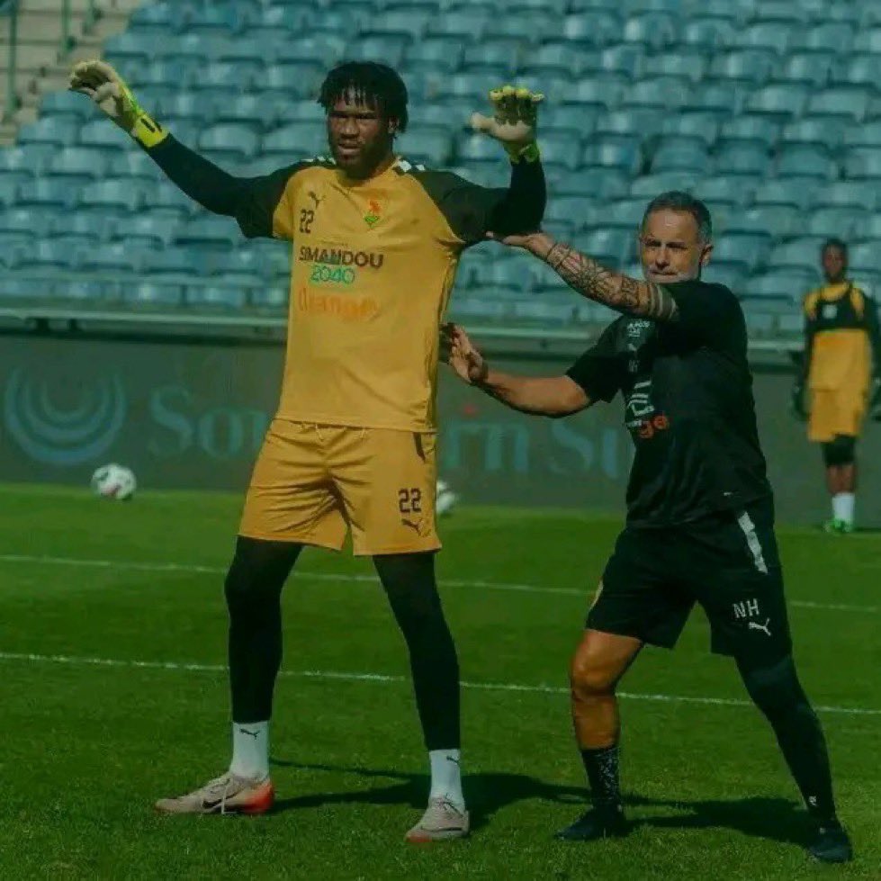 sylinational_FR's tweet photo. Mohamed Richard Camara est pressenti pour être titulaire face au Kenya, match comptant pour la deuxième journée des qualifications CAN 2027. Soumaila Sylla serait forfait, Mamadou Mussa Diallo a été annoncé par son club comme convoqué pour le rassemblement.
@MedSesayMS / #Syli https://t.co/9mBJhWOJih