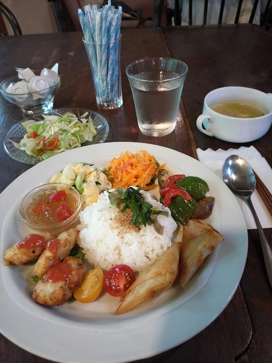 LouisLegendre's tweet photo. サカモトデイズ、坂本手術編Part2なの、物凄いライブ感を感じる
キヨシくん、犯人すぎるやつが犯人じゃないの、ややウケしてしまった(魔法学校あるあるじゃん) https://t.co/ZBdhp4wXMy