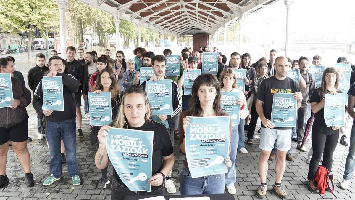 ehessarea's tweet photo. 🟢Espekulazioaren aurka etxebizitza denontzat!

Euskal Herriko etxebizitza sindikatuok manifestazioa deitu dugu Hego Euskal Herriko hiriburuetan urriaren 2an. 

➡️Etxebizitza eskubide bermatua izan dadin, espekulazioarekin amaitu behar dugu. 

Kaleak hartzeko unea da! https://t.co/6rz2wFZDKK
