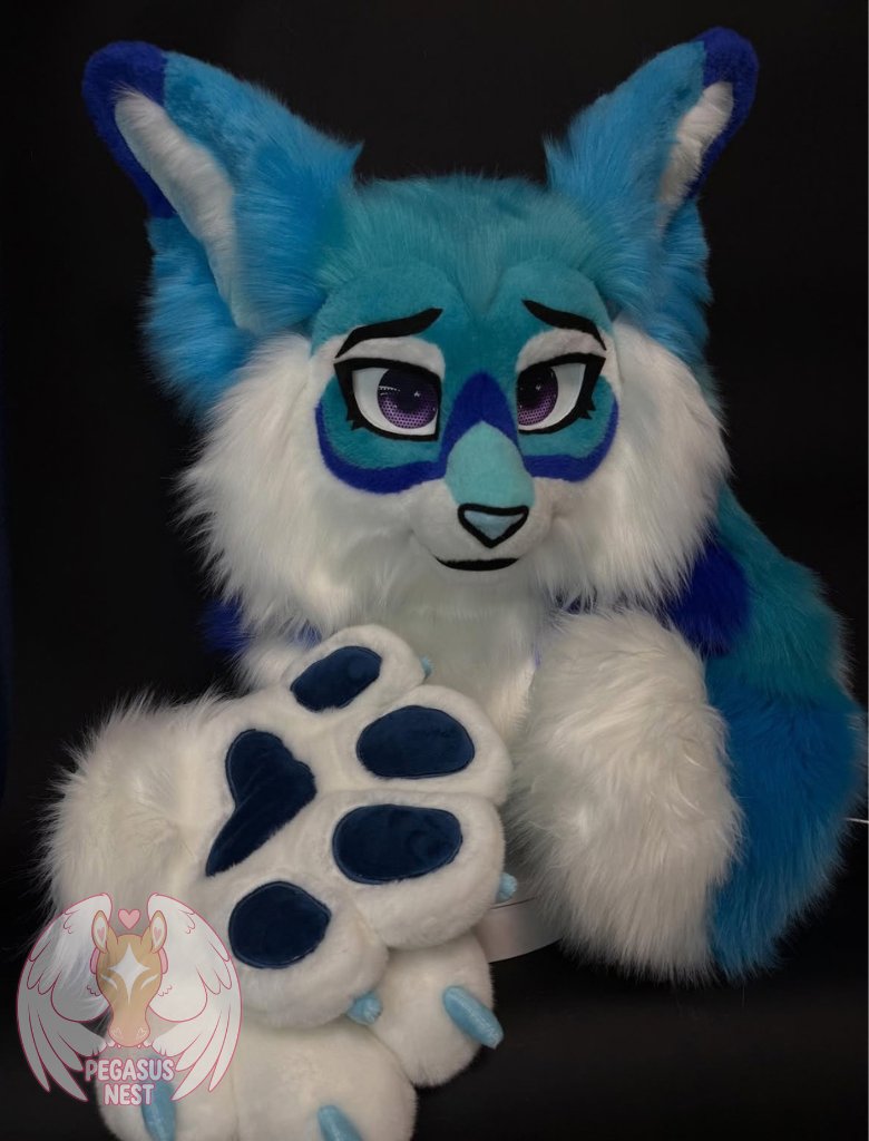 pegasusnest's tweet photo. Commission complete!Fursuit partial
Excellent breathability
Fits heads up to 23» in circumference
Plastic teeth
Soft lips
Moving jaw!
Plush nose
Plush tongue on velcro
VERY soft and furry fur!
A comfortable, plastic base!
#fursuitmaker #fursuitfriday #fursuitpremade #fursuithead https://t.co/gckTAllp2B