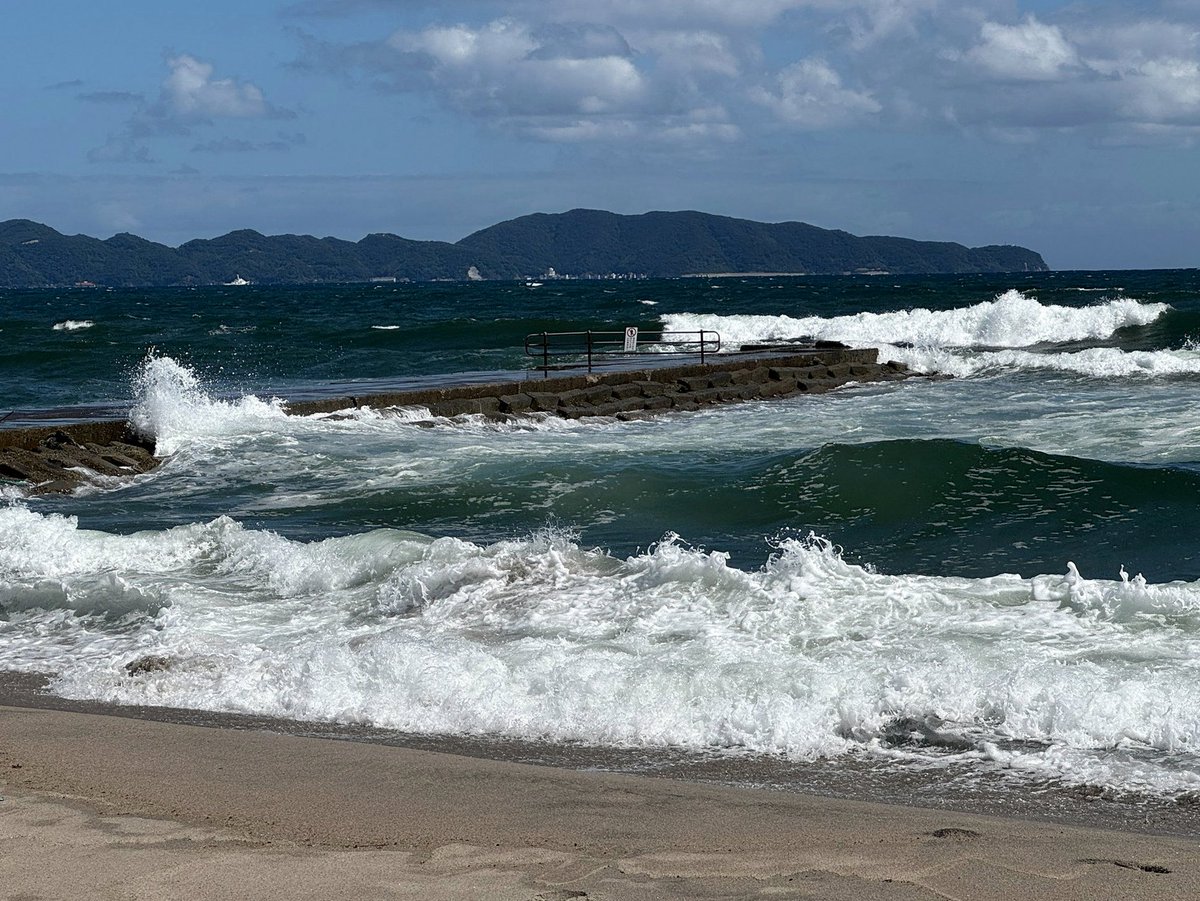 Leon_Rocha's tweet photo. なーんか、寒すぎて暖房入れた。 https://t.co/MrY9bg7QeR