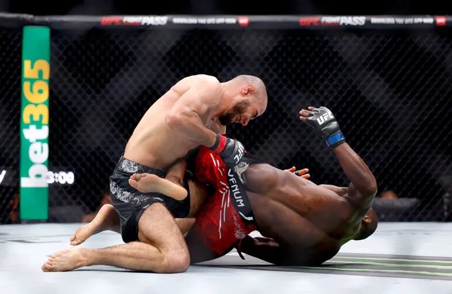 mma_van68648's tweet photo. @JoshuaVanBT Bro exposing tits n ass nobody asked to see. save us champ. https://t.co/76AKvleHqo