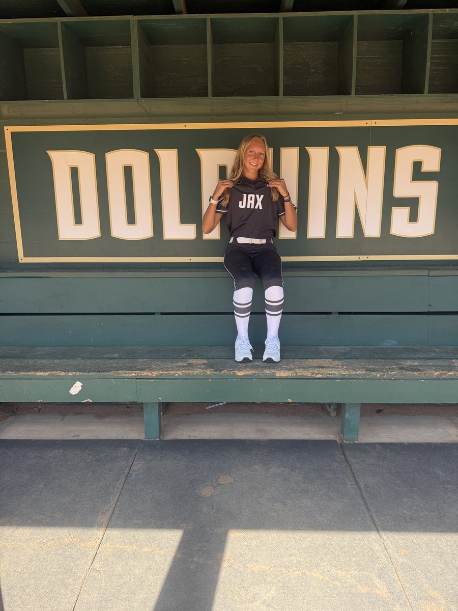 MorganLBrown27's tweet photo. I'm so incredibly excited to announce my commitment to Jacksonville University! I'm staying home! Phins up!!! 🐬🤟🏼 @UnityPryor @JAX_Softball @JAXCoachE @HolliMitchell8 @sydbenz @malcharmon09 @jpryorKeiserSB https://t.co/7EGsQs6IMX