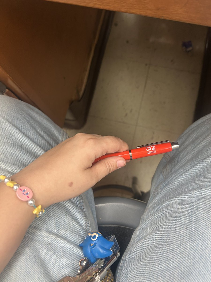 butchgendr's tweet photo. Who fucking with my Switch 2 pen https://t.co/R4jRSpstXW
